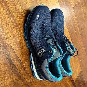 On Running shoes- Mens